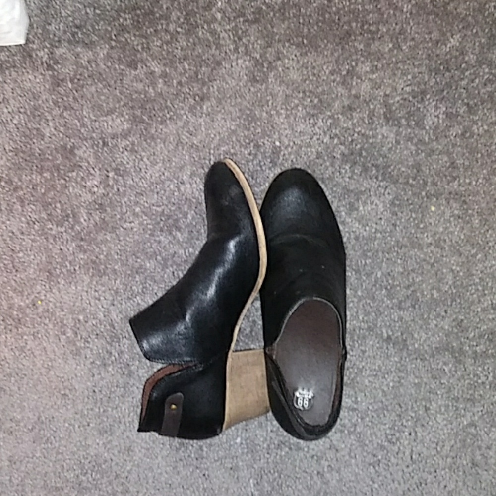 Wedged boots